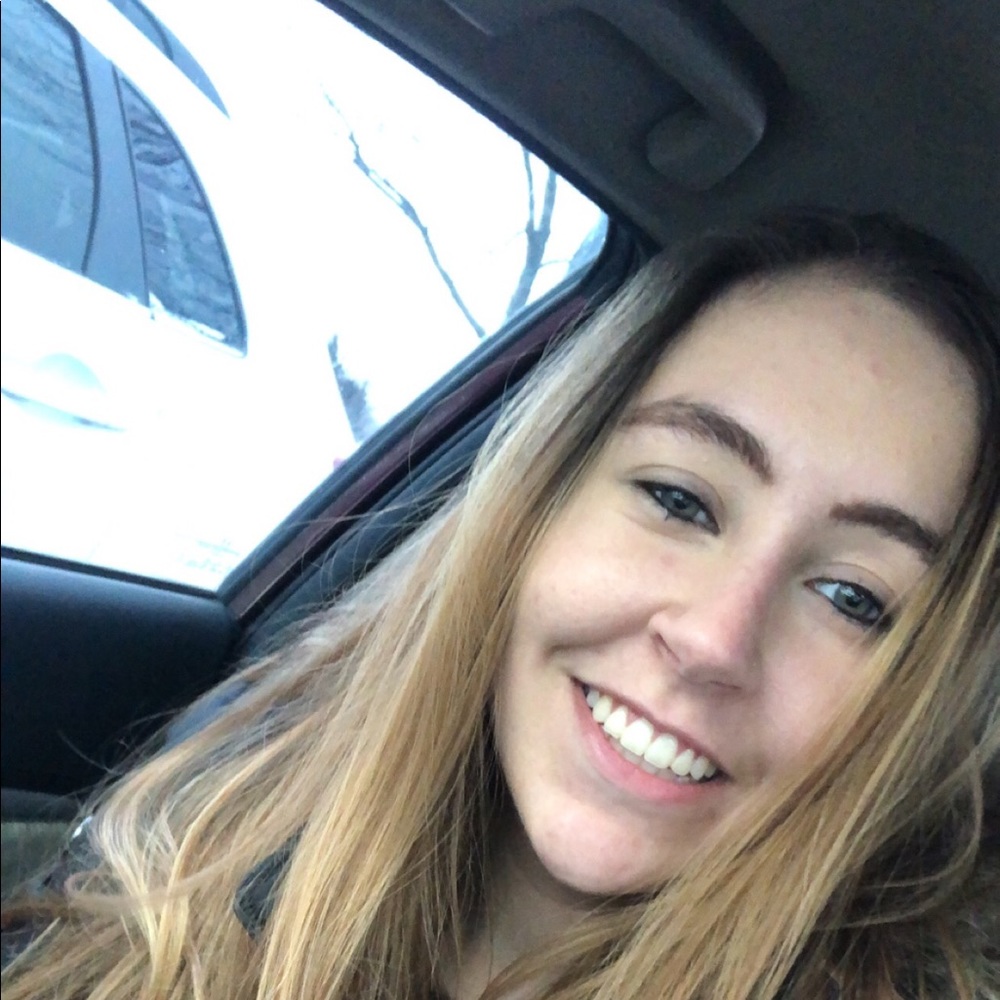 Meet your Posher, Leila